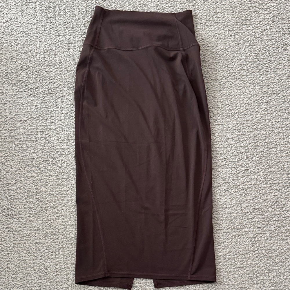 Lululemon Nulu Slim Fit High Rise Skirt